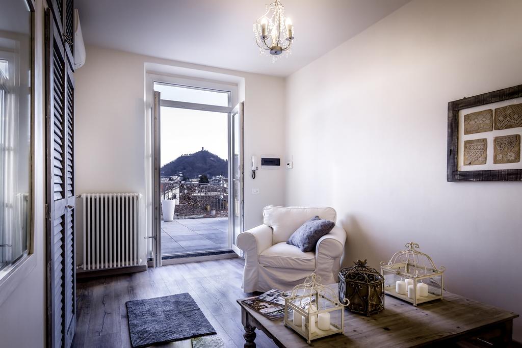 Como Unique View - Bymyhomeincomo Room photo